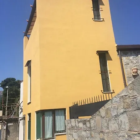 Torre Dei Pirati * Letojanni