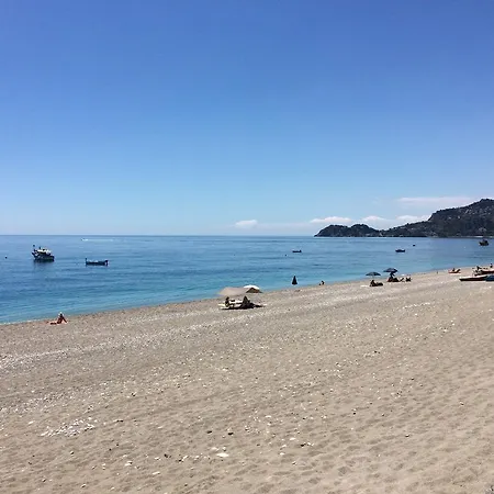 Torre Dei Pirati Letojanni